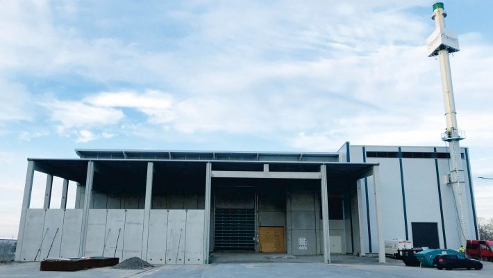 Bisher größte Anlage von Schmidmeier an Kunden conneKT Energy übergeben