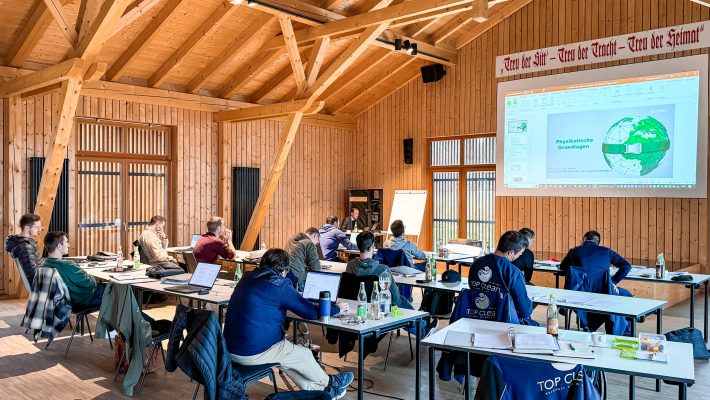 Mitarbeiter von Schmidmeier NaturEnergie bei Weiterbildung