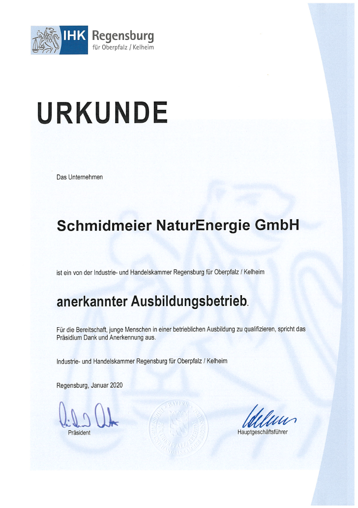 Eine Urkunde bestätigt dass die Schmidmeier NaturEnergie GmbH ein anerkannter Ausbildungsbetrieb nach IHK Regensburg ist.