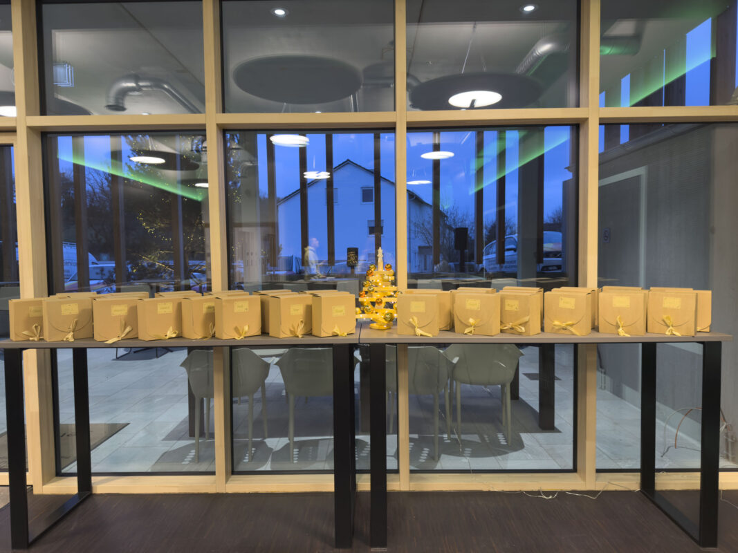 Weihnachtsgeschenke für die Mitarbeiter der Schmidmeier NaturEnergie 2024