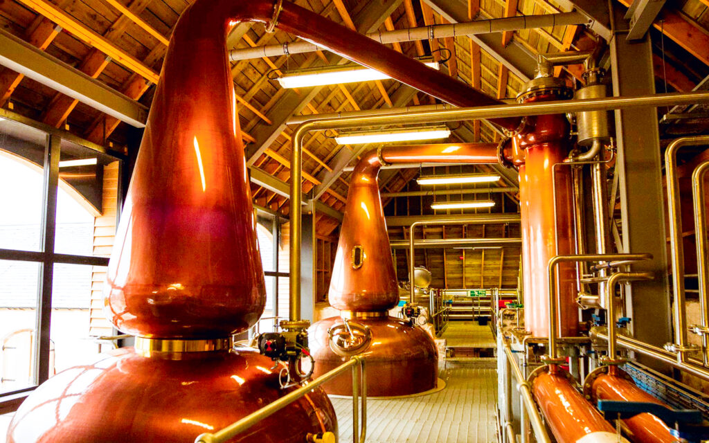 Die Produktion der schottischen Traditions-Whisky-Destillerie Nc'nean