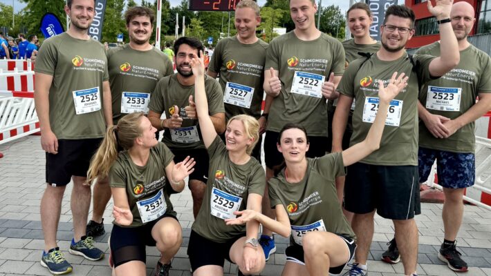 Das Team der Schmidmeier NaturEnergie mit 11 Läufern beim Firmenlauf der REWAG 2024