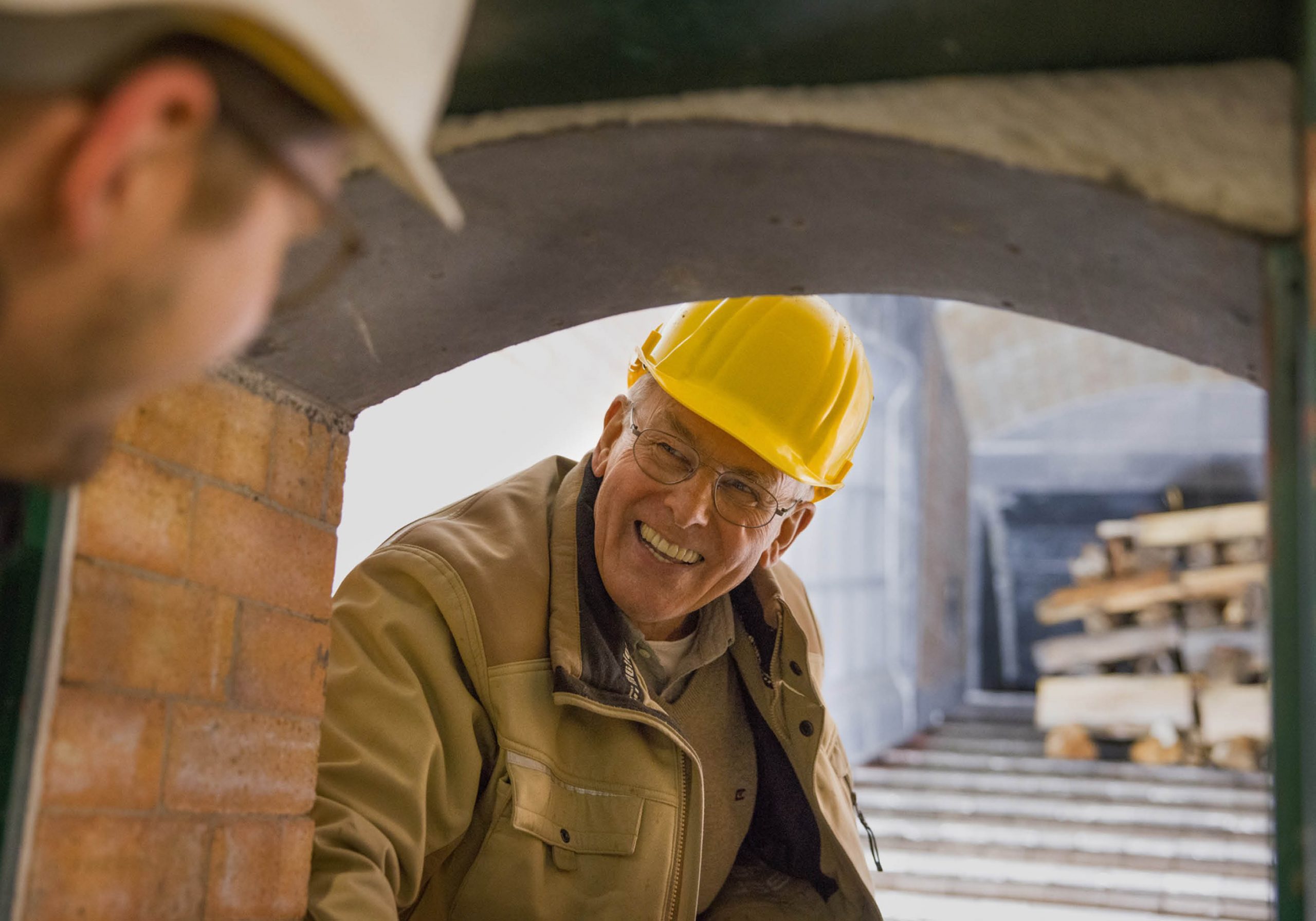 Anfeuern bei Kräutertrocknerei Steinicke in Lüchow
