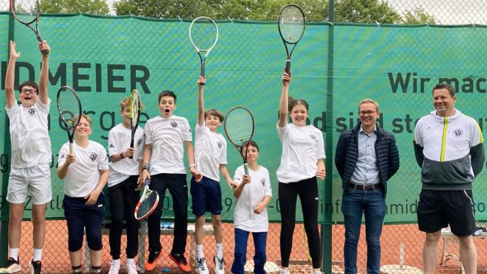 Jugend Tennisabteilung des SV Zeitlarn mit Ferdinand Schmidmeier