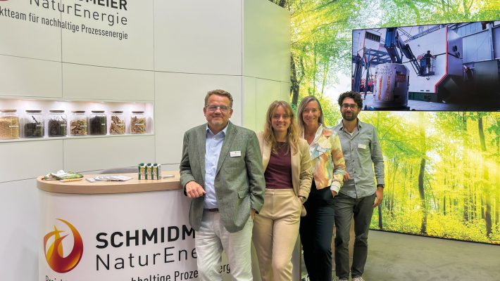 Geschäftsführer Thomas Schmidmeier und Mitarbeiter von Schmidmeier NaturEnergie auf der Drinktec