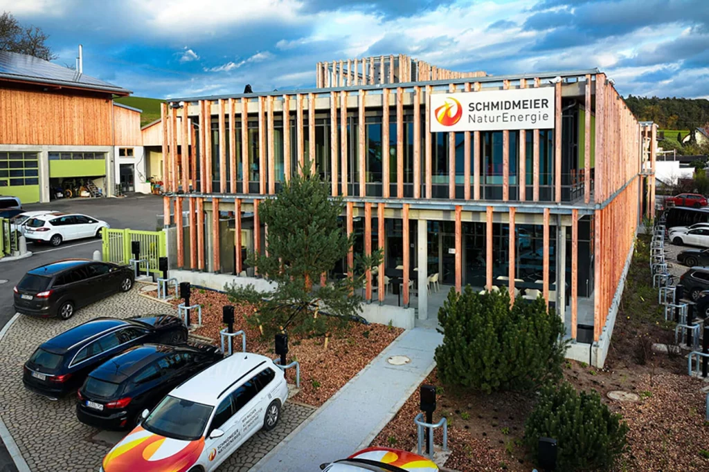 Firmengebäude der Schmidmeier NaturEnergie