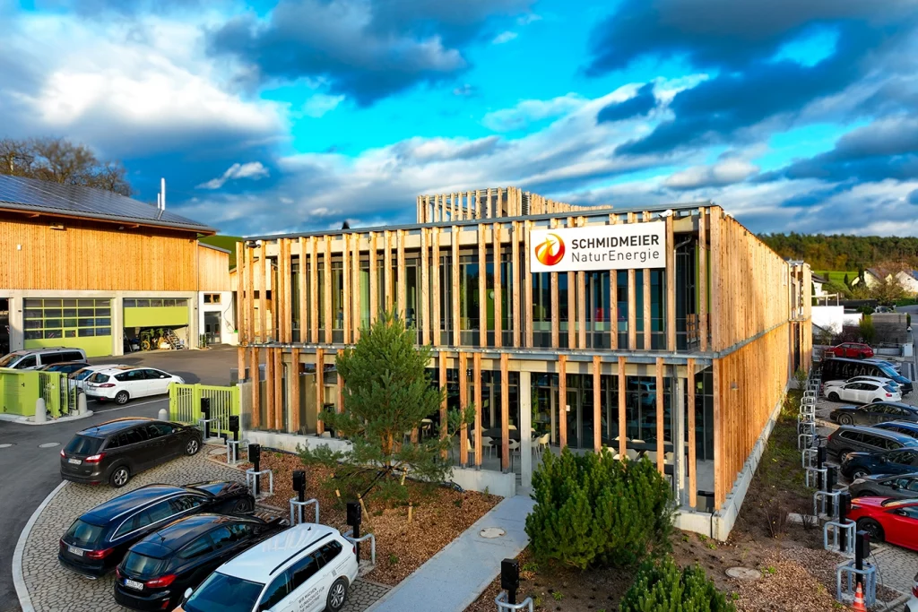 Neues Gebäude der Firma Schmidmeier NaturEnergie wird bezogen