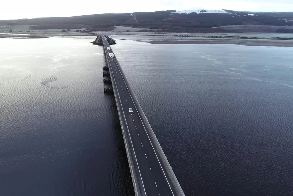 Schwertransport auf hoher See nach Schottland
