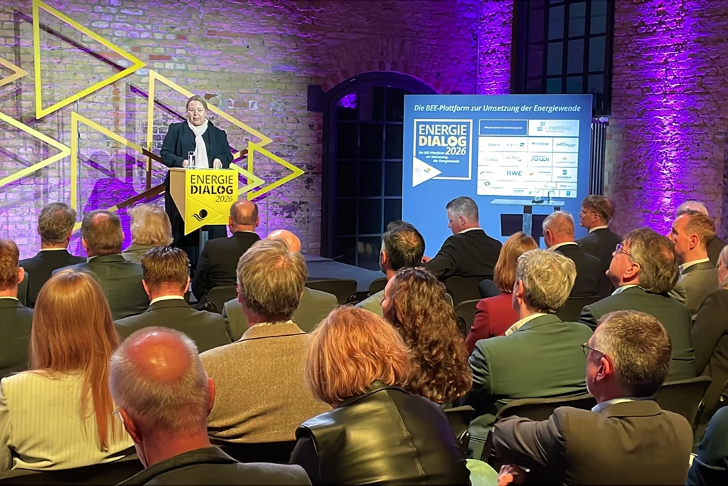 Ursula Heinen-Esser, Präsidentin des BEE, hält eine Rede auf dem Energiedialog 2026 in Berlin