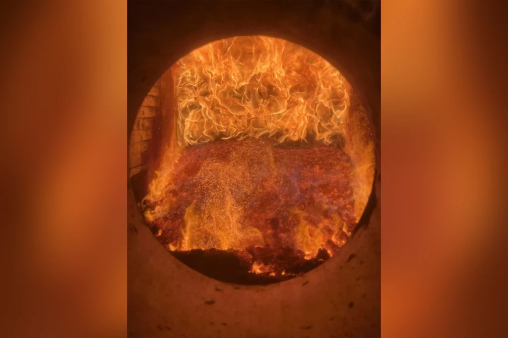 Feuer im Feuerraum der Biomasseanlage in Pfaffenhofen