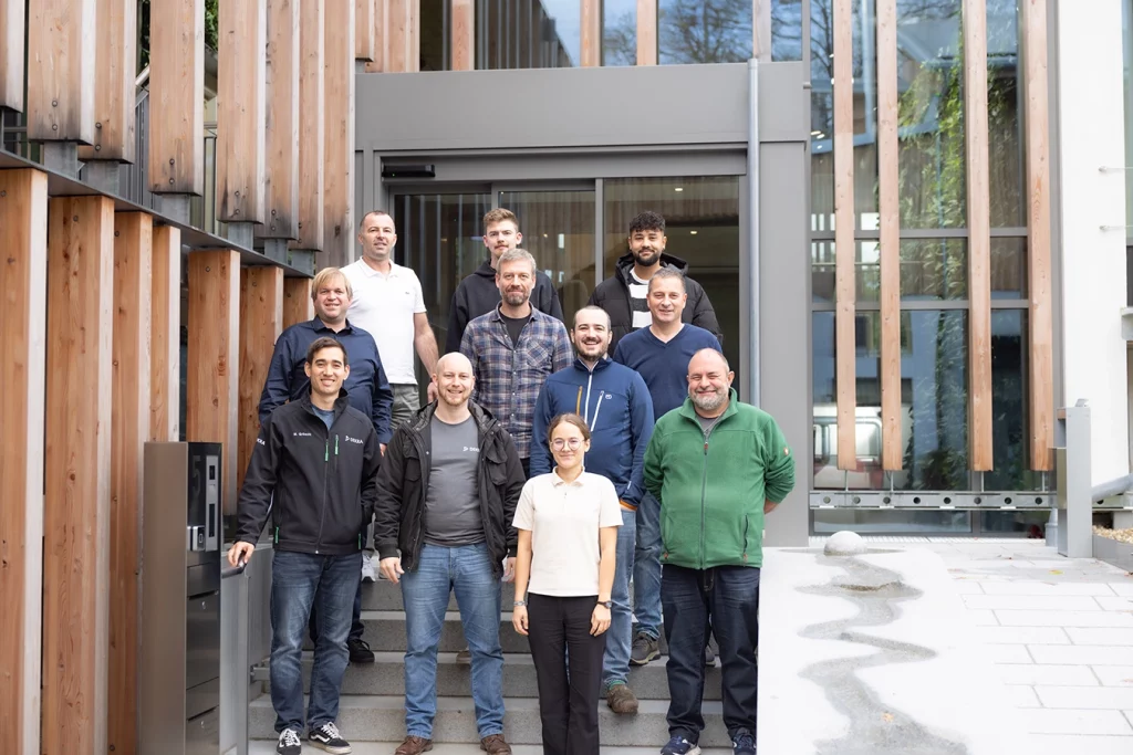 Gruppenbild der Teilnehmer und Teilnehmerinnen der DEKRA Kesselwärterschulung