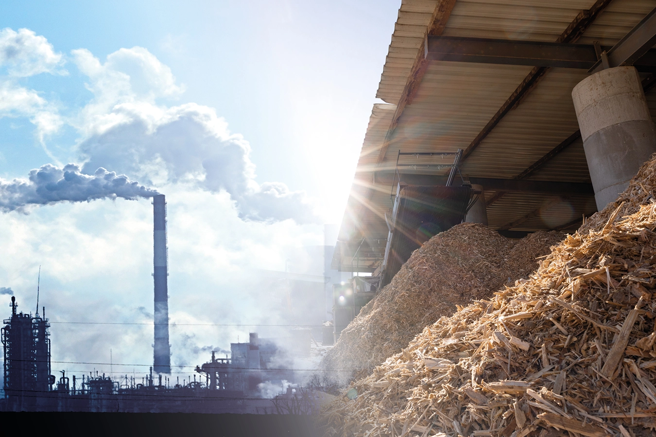 Symbolbild, links Schornsteine, rechts Holz in Brennstofflager