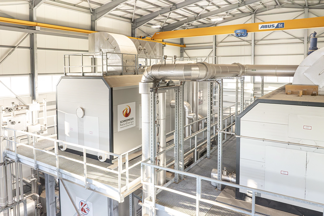 Blick auf den Kessel der Anlage in Feulersdorf von hinten.