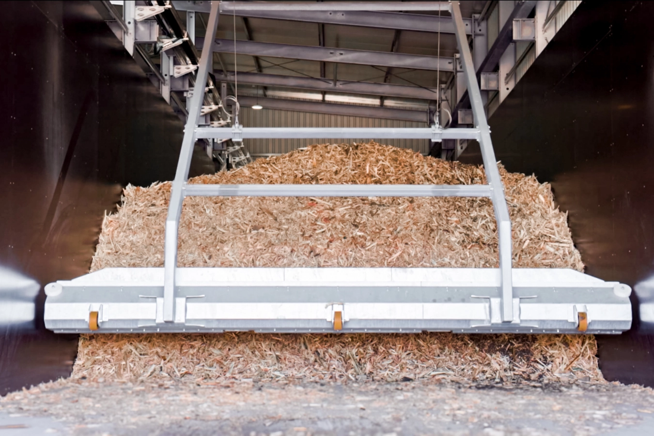 Holzschnitte für Brennstoff in einem Container.