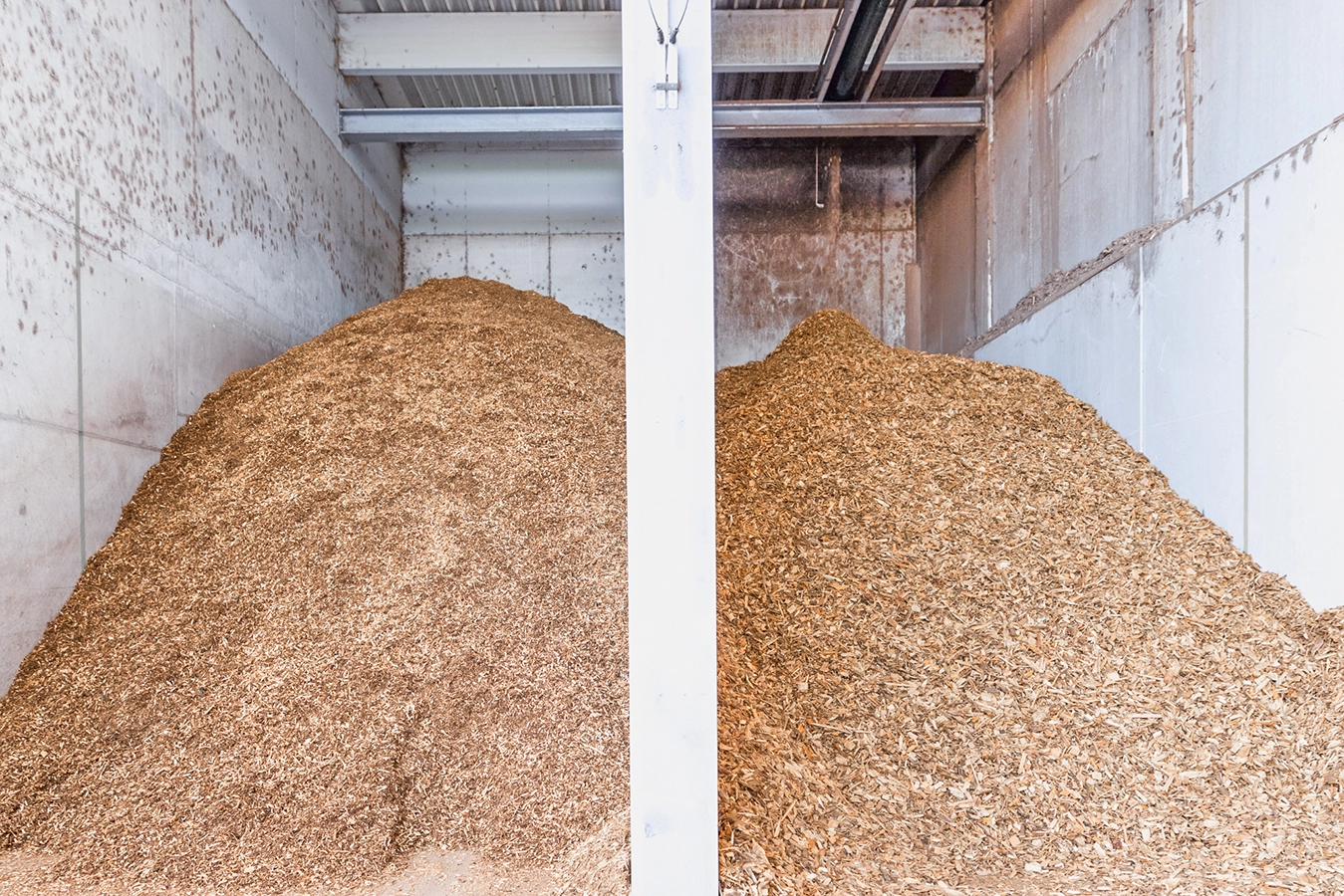 Hackschnitzel im Lager.