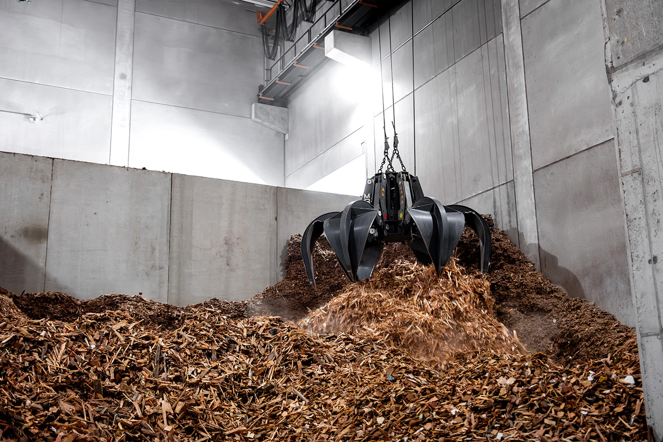 Lagerung von Altholzschnitzel für Brennstoff im Lager
