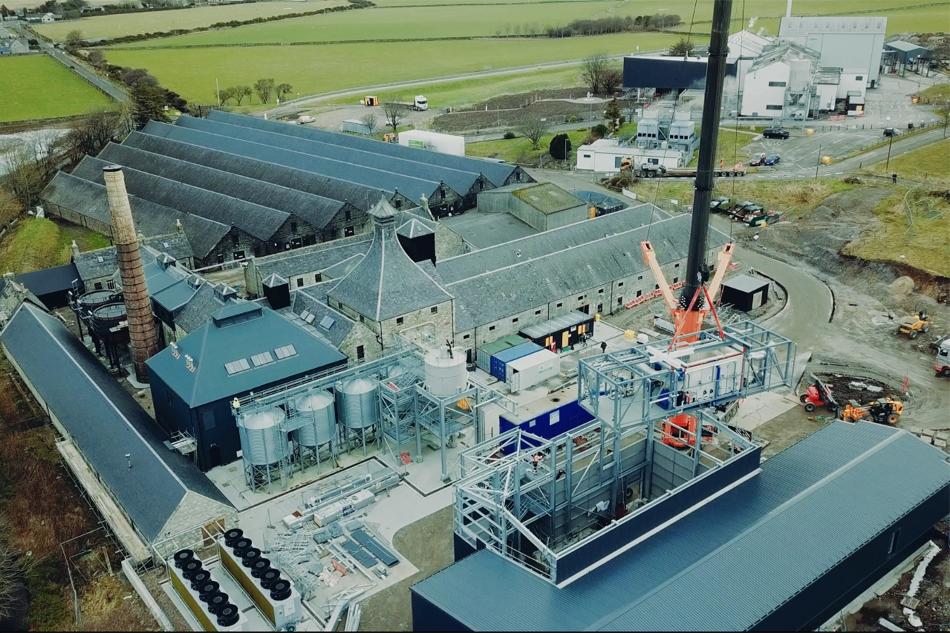 Laufender Bauprozess der Anlage in Brora. Ansicht von oben.