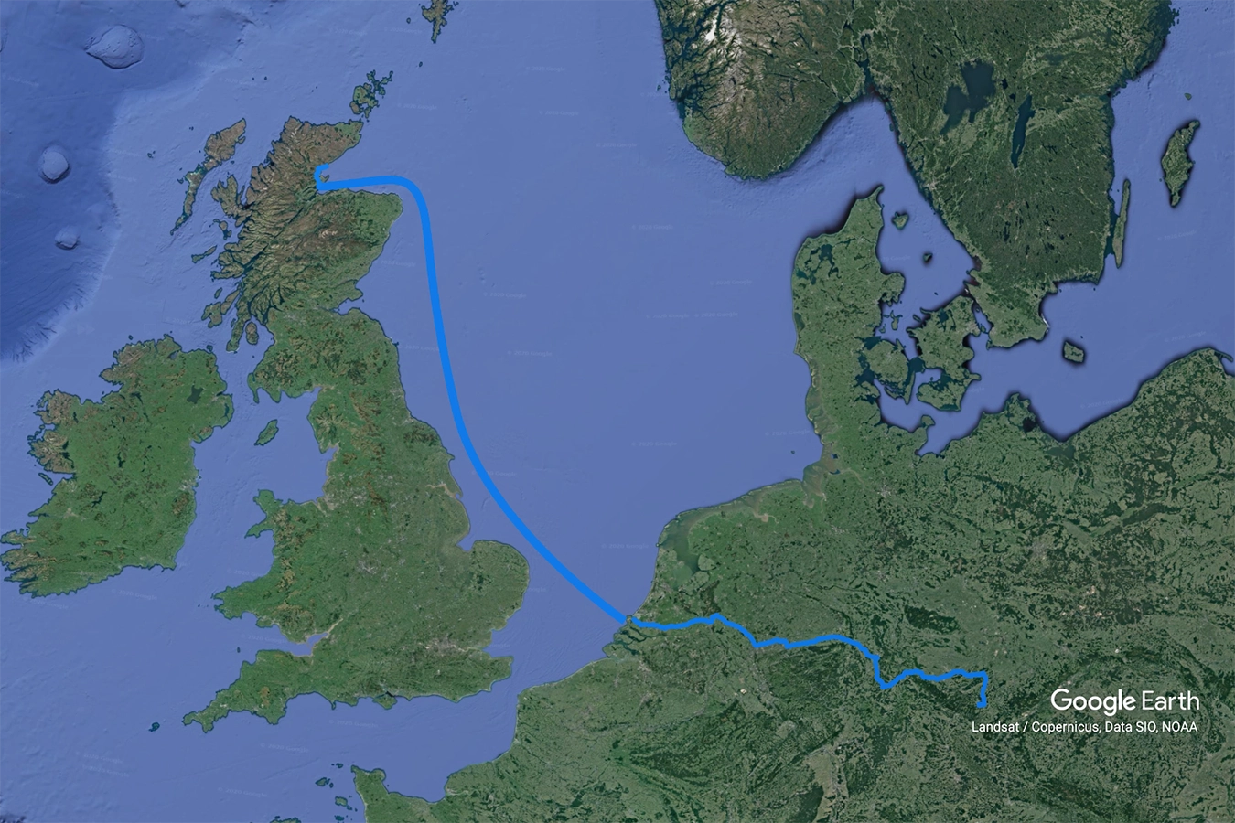 Ansicht des Weges der Anlieferung in blau markiert auf Google Earth. Von Deutschland nach Schottland.