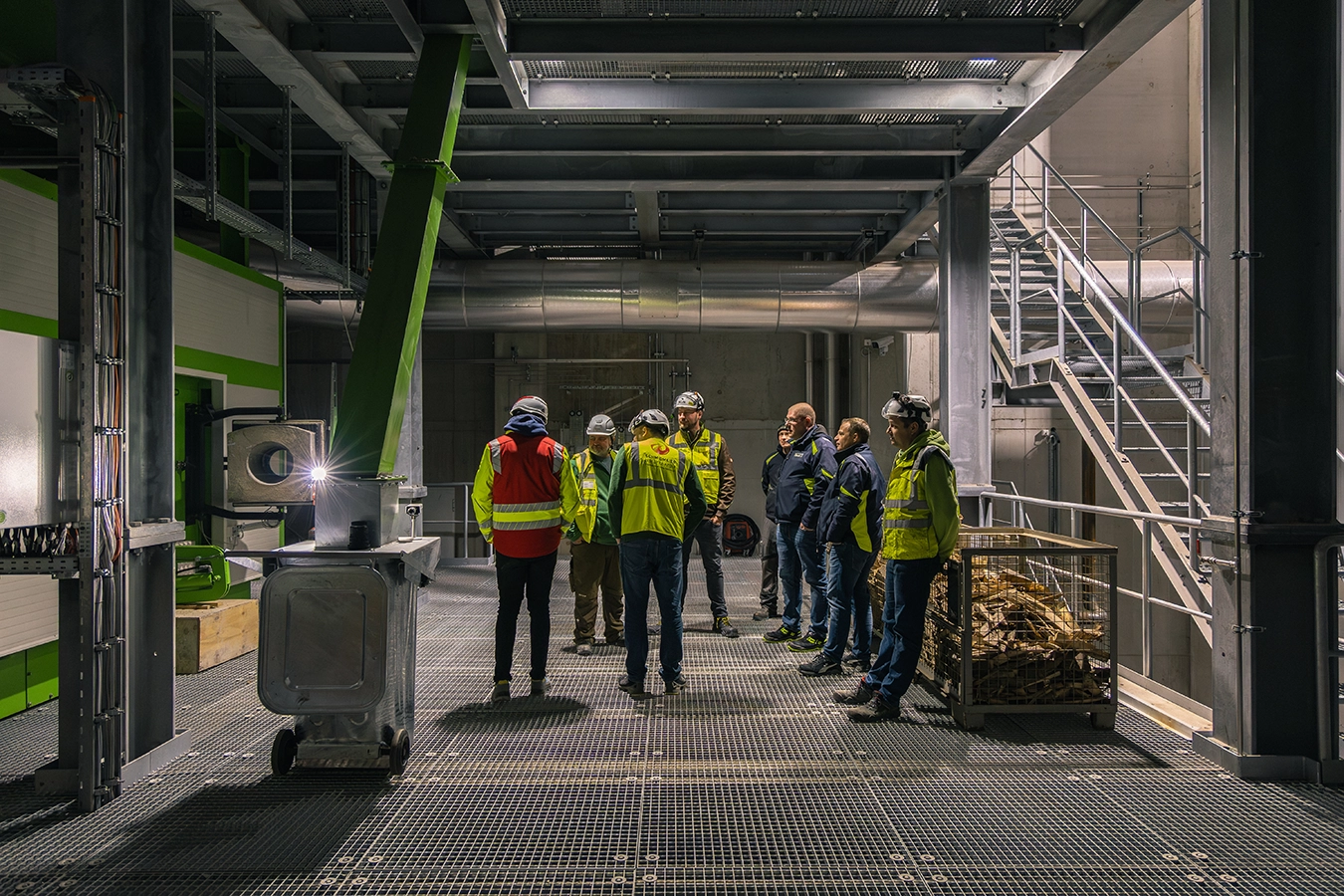 Mitarbeiter von Schmidmeier und Avangard in der Anlage in Bremen