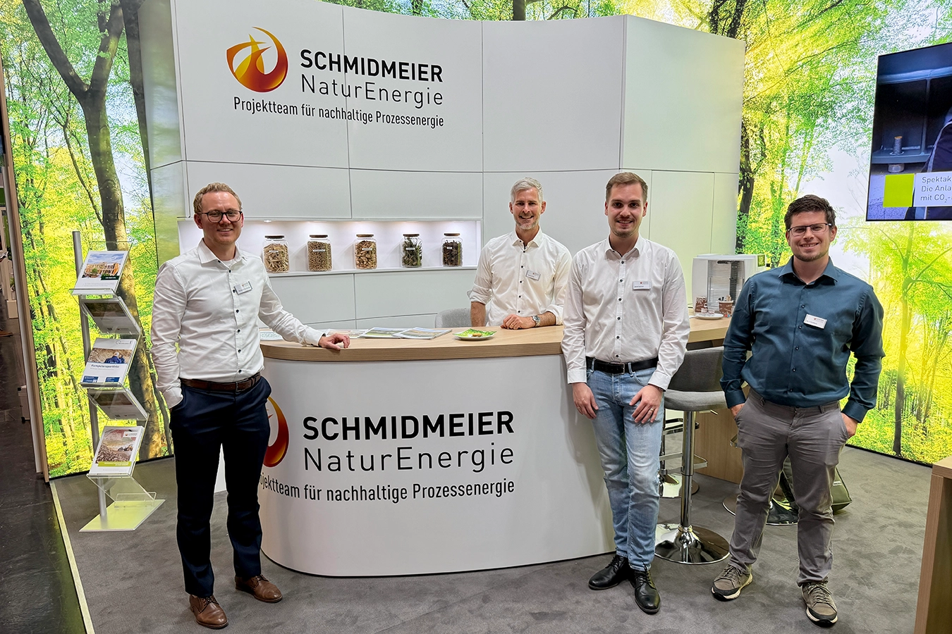 Ferdinand Schmidmeier mit Kollegen auf der IFAT München 2026