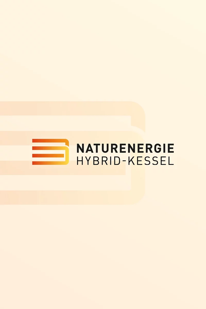 Das Logo des NaturEnergie Hybridkessel der Schmidmeier NaturEnergie auf farbigem Hintergrund