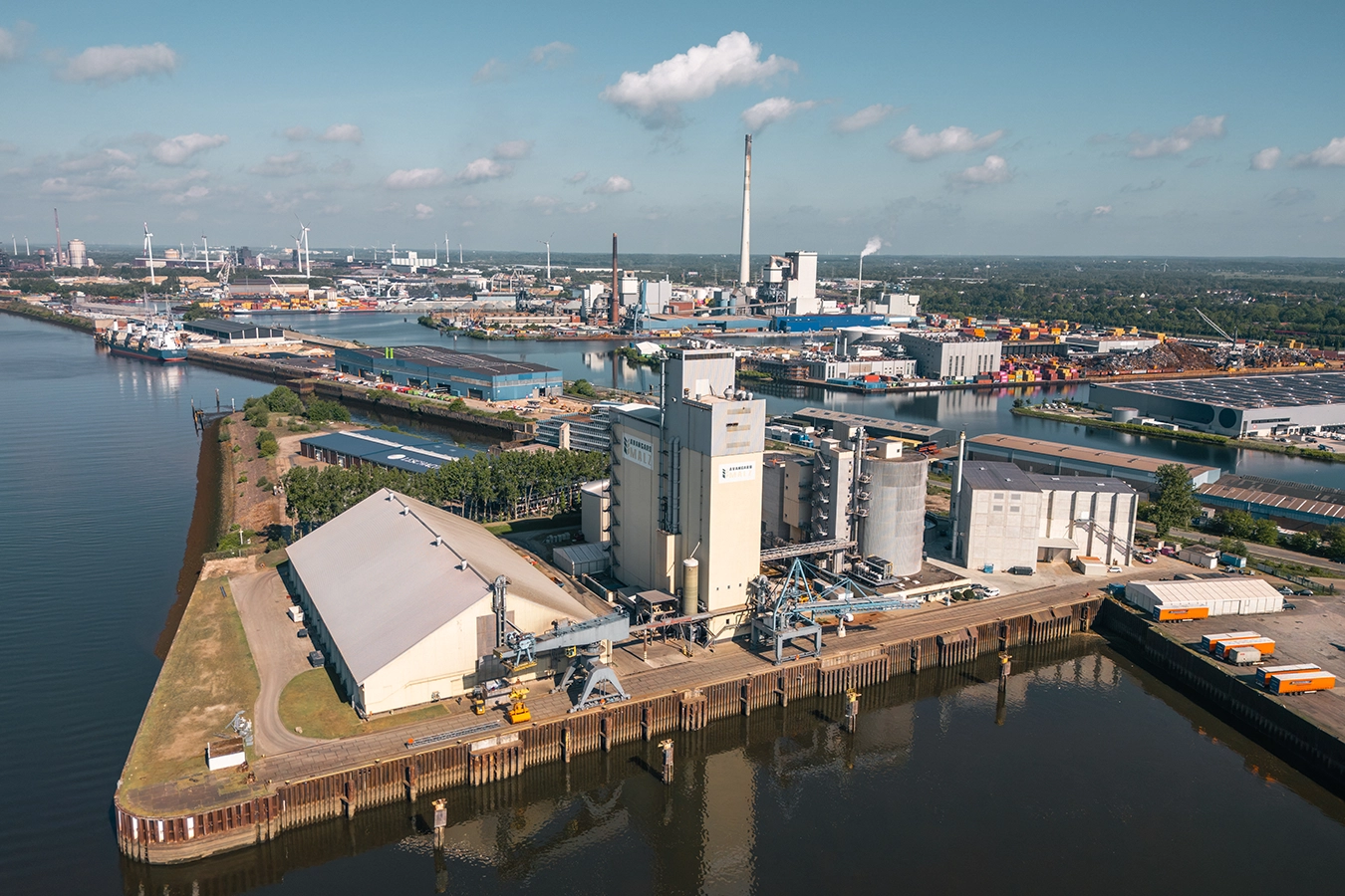 Drohnenaufnahme der Anlage in Bremen von oben/Seite