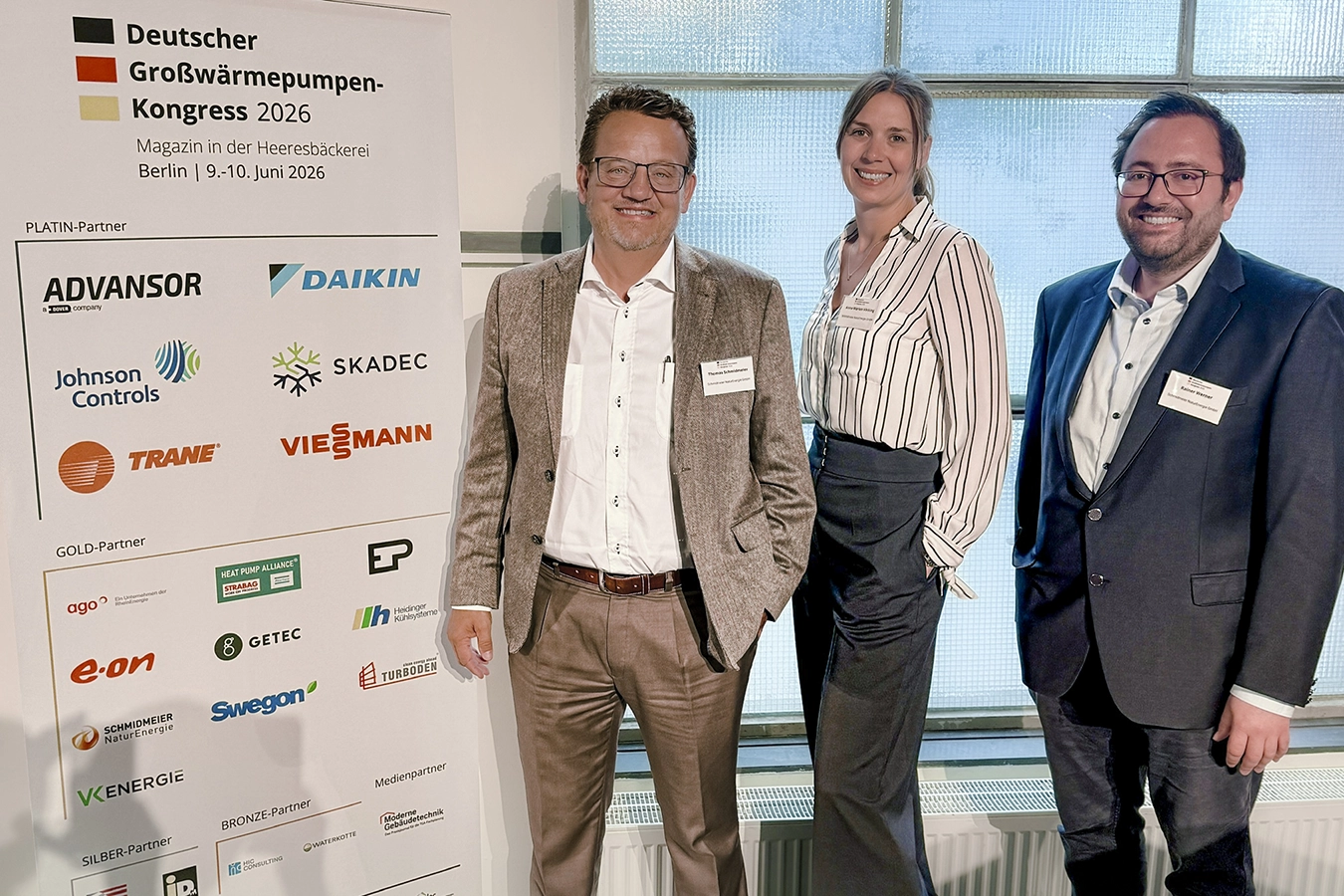 Mitglieder von Team Schmidmeier auf dem deutschen Großwärmepumpen-Kongress 2026 in Berlin.