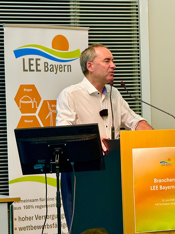 Hubert Aiwanger hält einen Vortrag auf dem LEE Branchentag 2026.