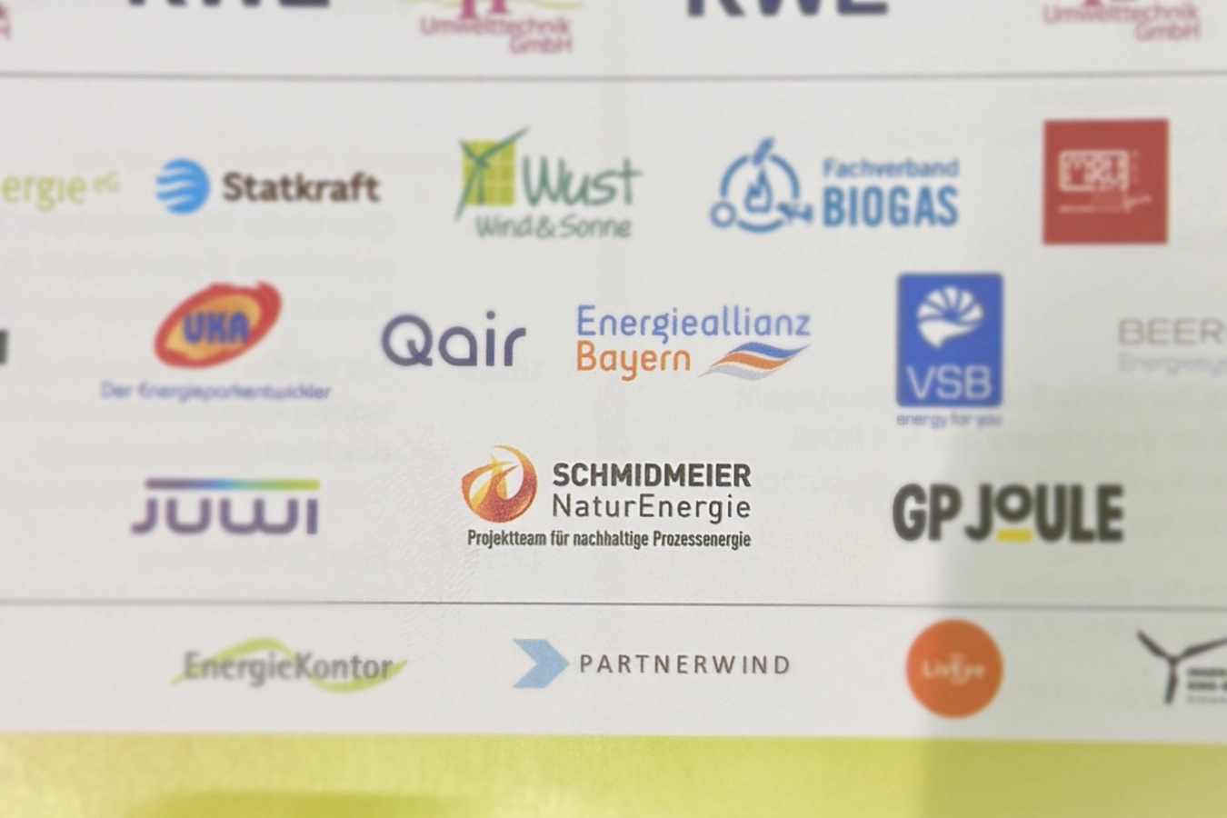 Aufhänger mit Sponsoren und unser Logo mit dabei.