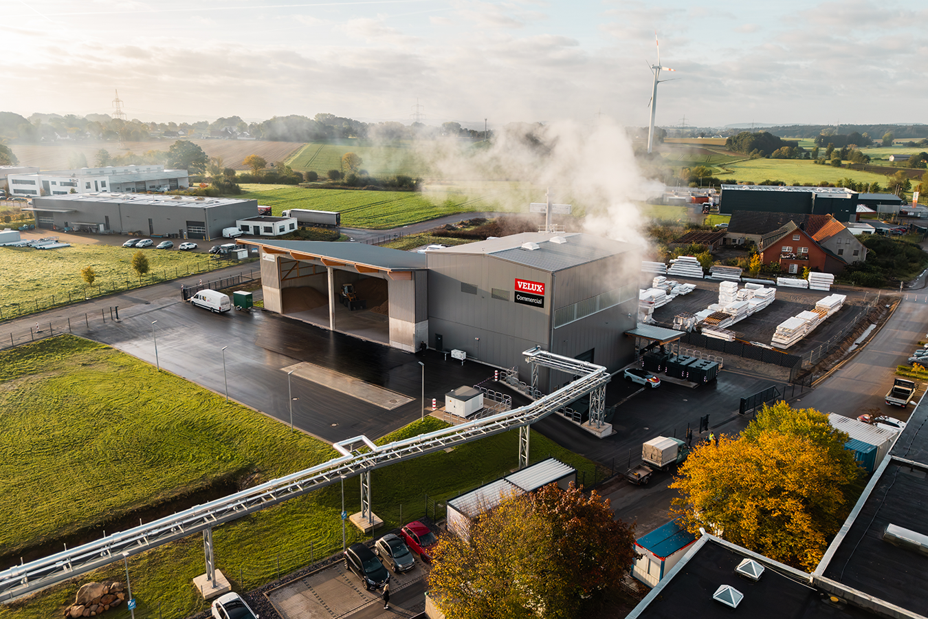 Drohnenfoto des Biomasseheizwerk der Schmidmeier NaturEnergie für die JET Formteile GmbH in Hüllhorst